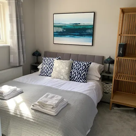 Hops Cottage, - 2 Bedroom With Private Parking In Gated Mews