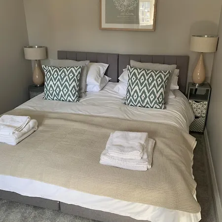 Hops Cottage, - 2 Bedroom With Private Parking In Gated Mews * 얌