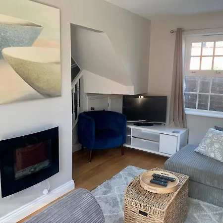 펜션 Hops Cottage, - 2 Bedroom With Private Parking In Gated Mews