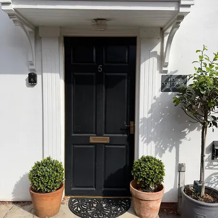 Hops Cottage, - 2 Bedroom With Private Parking In Gated Mews